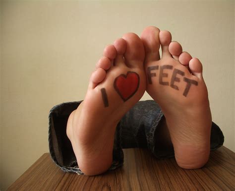 feet